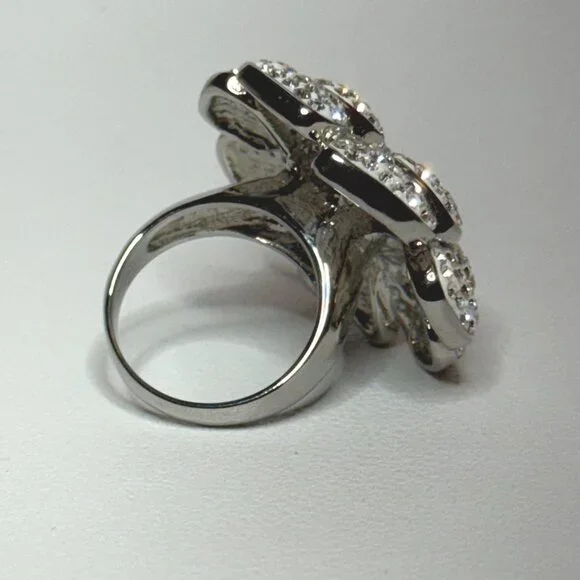 JCM Rhinestone & Stainless-Steel Flower Shaped Cocktail Ring Statement Piece Siz - Picture 4 of 7